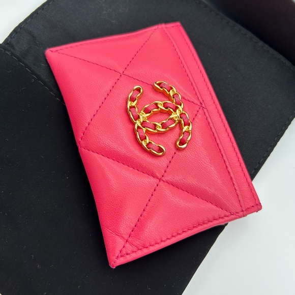 (SOLD) Chanel Lambskin Quilted Chanel 19 Card Holder Rose - Picture 11 of 16